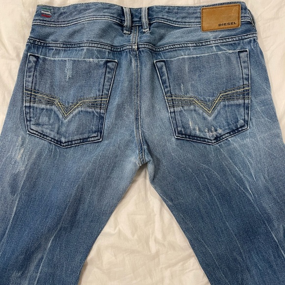 Diesel Straight Leg Jeans Size 32 - Picture 4 of 4
